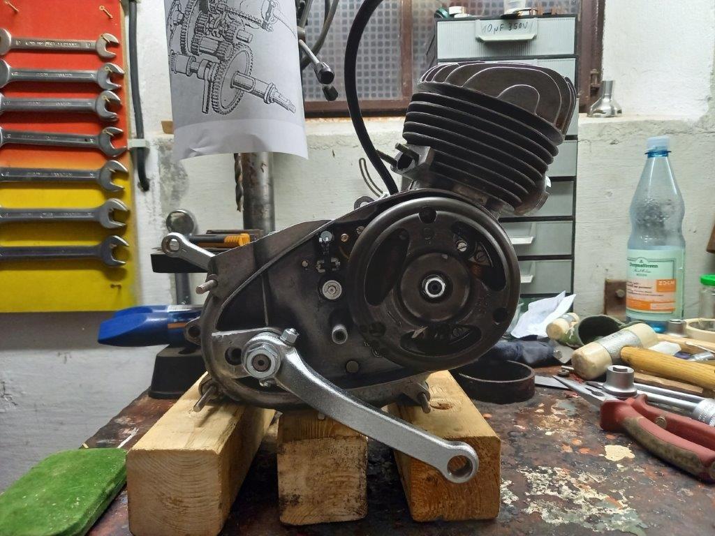 NSU Quickly Vorster Zweiradschmiede V 2 VorsterZweiradschmiede  V2 Glatzlef Donnerwerk DieFallensteller www.DieFallensteller.de Die Fallensteller vBBildideen Puch Maxi N S Mofa Moped