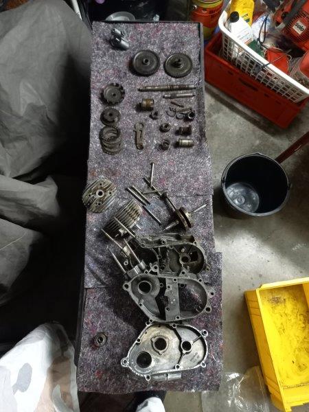 Vorster Zweiradschmiede V 2 VorsterZweiradschmiede  V2 Glatzlef Donnerwerk DieFallensteller www.DieFallensteller.de Die Fallensteller vBBildideen Puch Maxi N S Mofa Moped